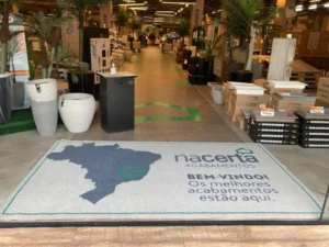 Tapete personalizado para entrada de empresa